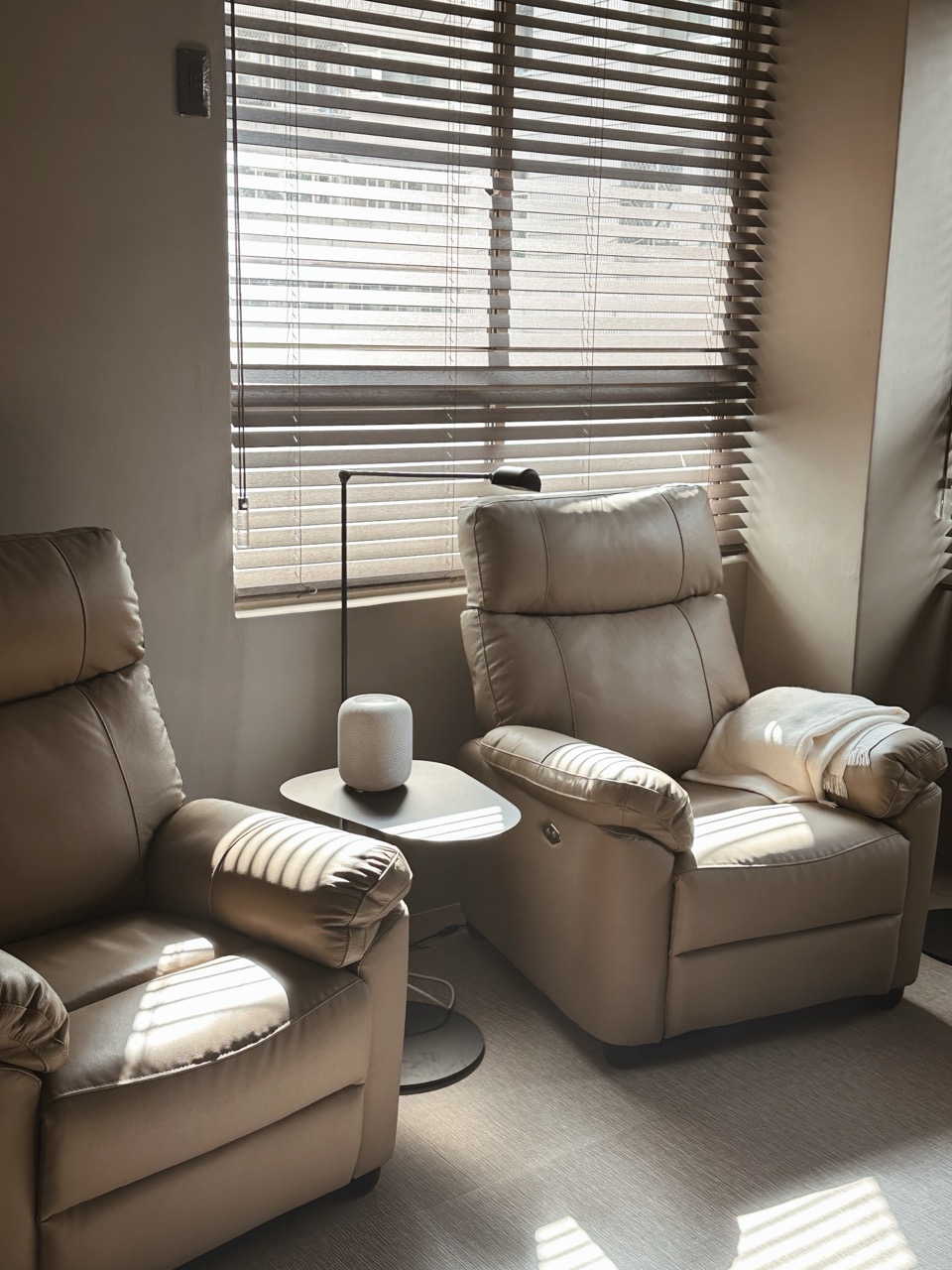 ĒSEN Clinic 諮詢室 — consultation room